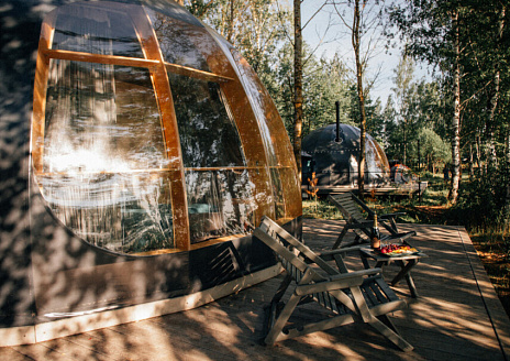  Сфера ORTO с купелью и камином с видом на реку в глэмпинге 