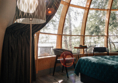  Сфера ORTO с купелью и камином с видом на реку в глэмпинге 