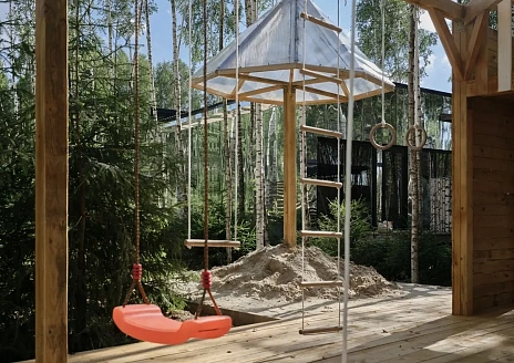  Дом у детской площадки рис.9