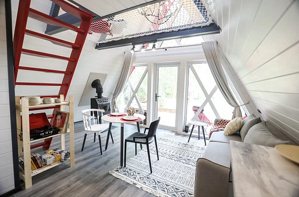 База отдыха А у реки рис.5